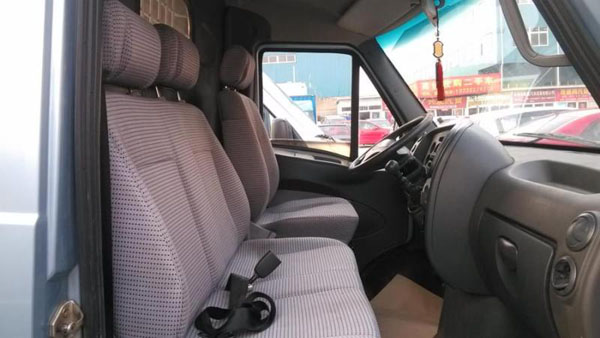 畅行无忧:点亮驾驶安全的灯塔,铺就舒适旅途的道路